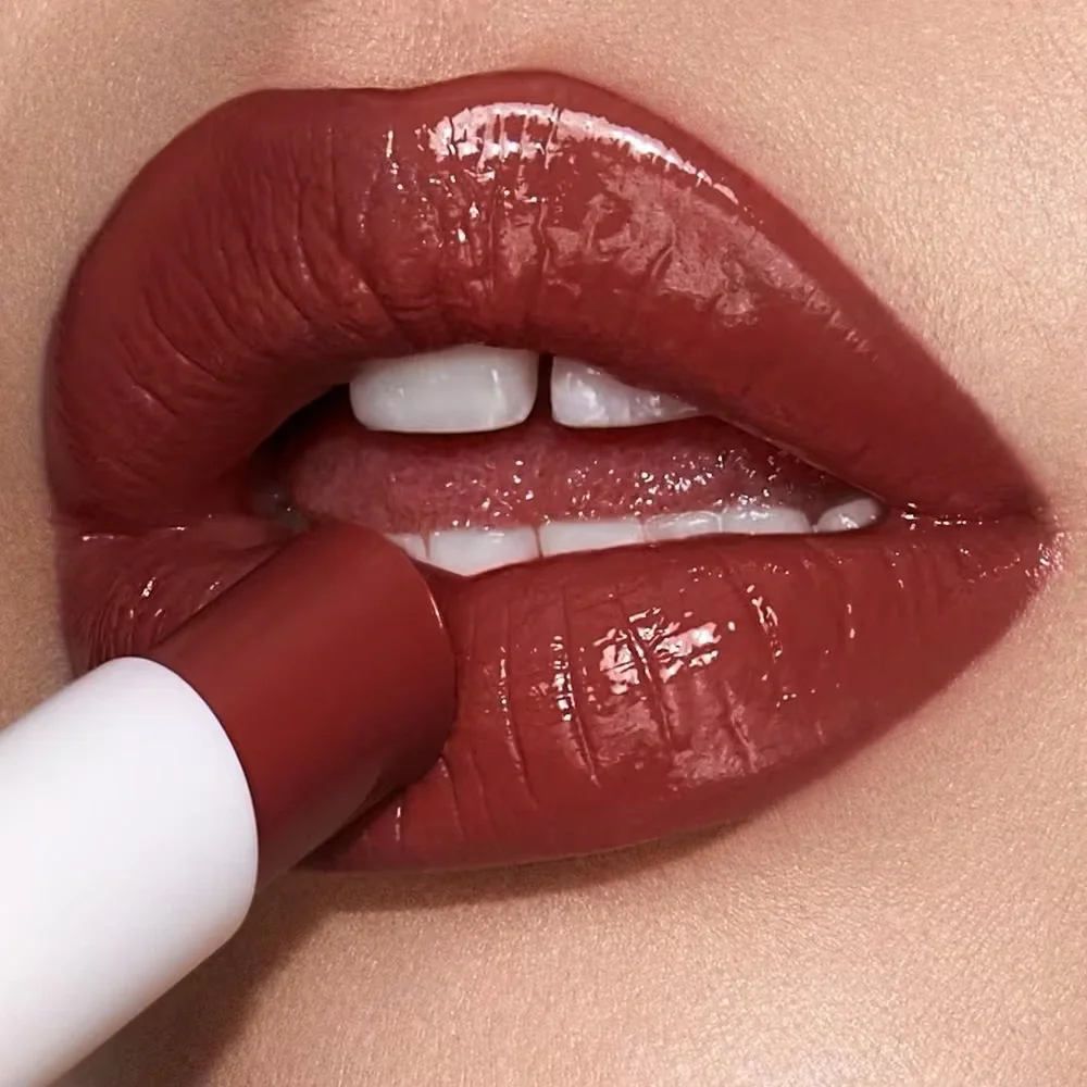 Charlotte Tilbury Hyaluronic Happikiss Lipstick Balm in Happiberry Full Size - Picture 5 of 6